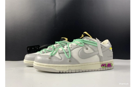 DM1602-114 Nike 4 Lot Low Dunk O-W 0205